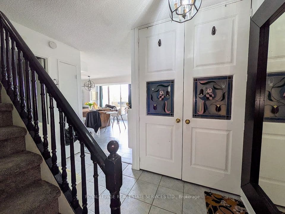 1300 Marlborough Court 325, Oakville, ON L6H 2S2 – photo 3