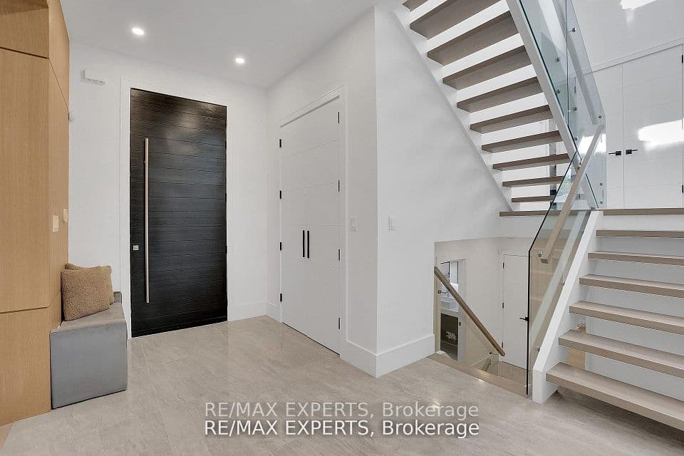 7 Woodvalley Drive, Toronto, ON M9A 4H2 – photo 3