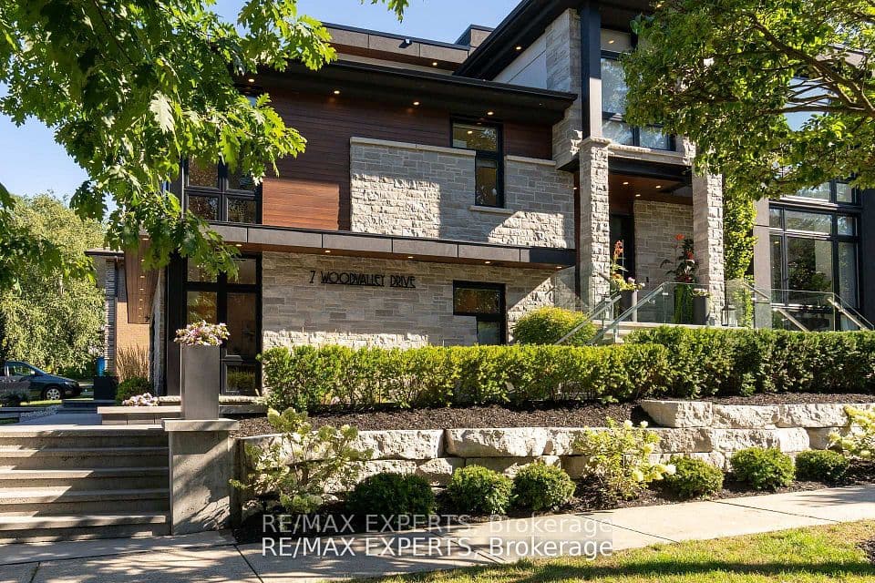 7 Woodvalley Drive, Toronto, ON M9A 4H2 – photo 2