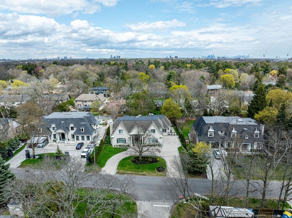1511 Broadmoor Avenue, Mississauga, ON L5G 3T7 – main photo