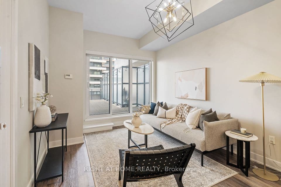30 Shore Breeze Drive 329, Toronto, ON M8V 0J1 – photo 2
