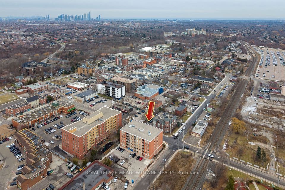 32 Tannery Street 404, Mississauga, ON L5M 6T6 – photo 2