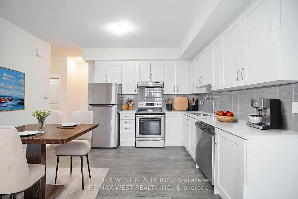 39 John Perkins Bull Drive 20, Toronto, ON M3K 0C3 – main photo
