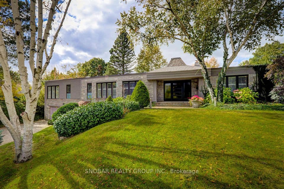 722 Nautalex Court, Mississauga, ON L5H 1A7 – main photo
