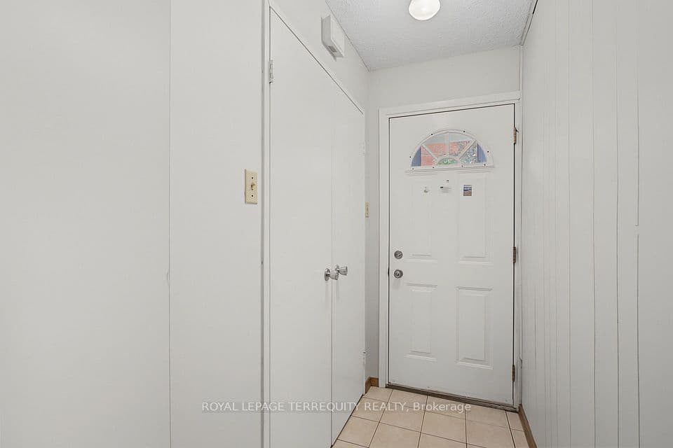 11 Four Winds Drive 18, Toronto, ON M3J 1K7 – photo 2