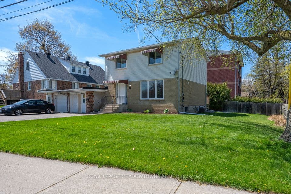 82 Maple Avenue, Halton Hills, ON L7G 1X7 – photo 2