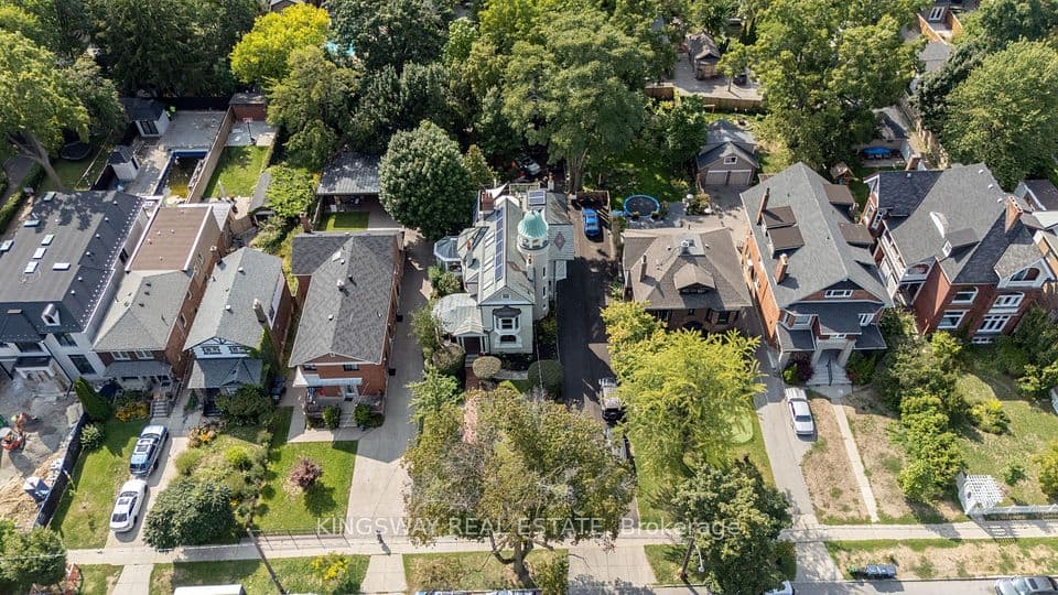 166 High Park Avenue, Toronto, ON M6P 2S4 – main photo
