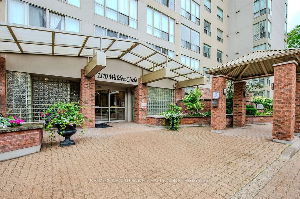 1110 Walden Circle 903, Mississauga, ON L5J 4R3 – main photo