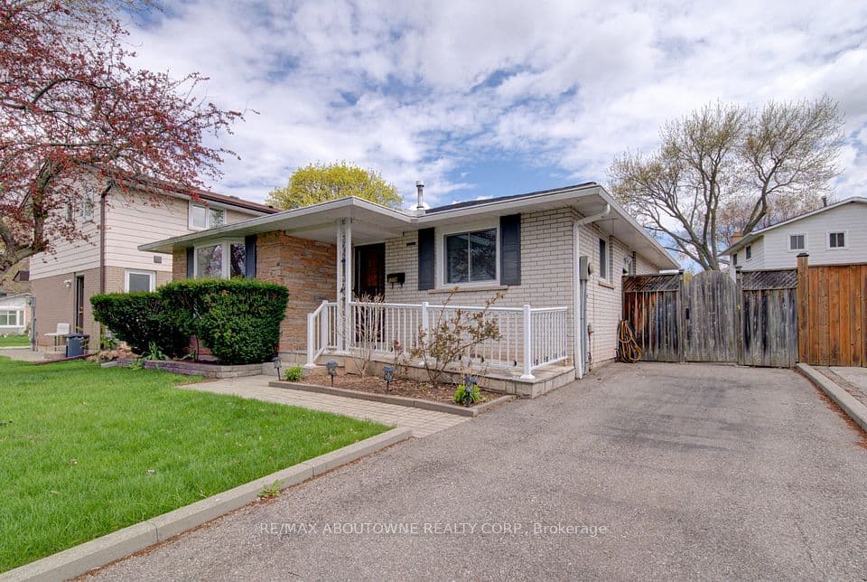 1229 Owen Court, Oakville, ON L6H 1V2 – main photo