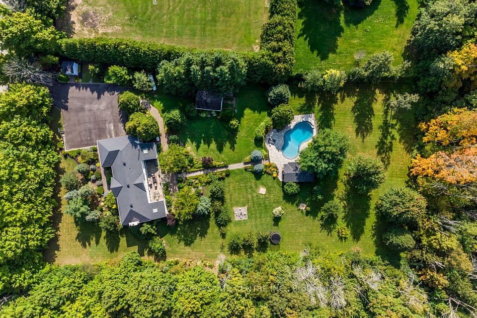 4220 Ennisclare Drive, Milton, ON N0B 2K0 – main photo