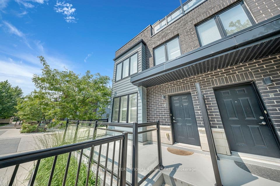 2212 Bromsgrove Road 10, Mississauga, ON L5J 1L4 – photo 2