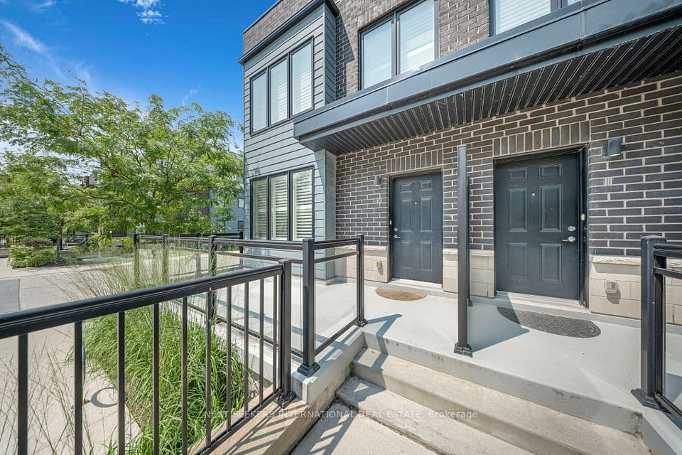 2212 Bromsgrove Road 10, Mississauga, ON L5J 1L4 – main photo