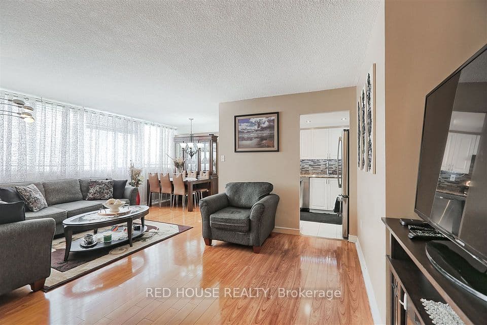 3590 Kaneff Crescent 705, Mississauga, ON L5A 3X3 – photo 3