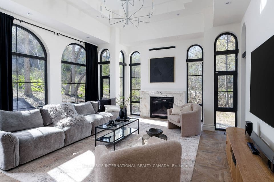 150 Edenbridge Drive, Toronto, ON M9A 3G6 – main photo