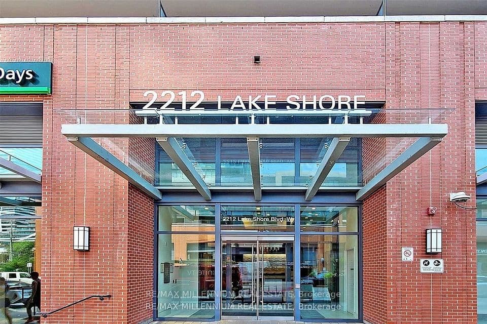 2212 Lake Shore Boulevard W 308, Toronto, ON M8V 0C2 – photo 2