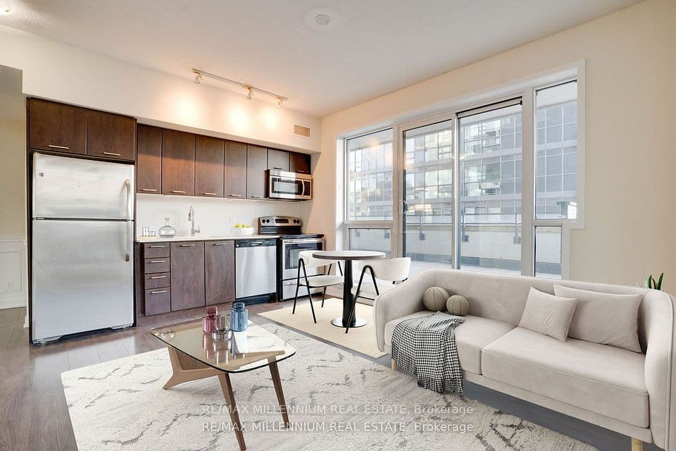 2212 Lake Shore Boulevard W 308, Toronto, ON M8V 0C2 – photo 3