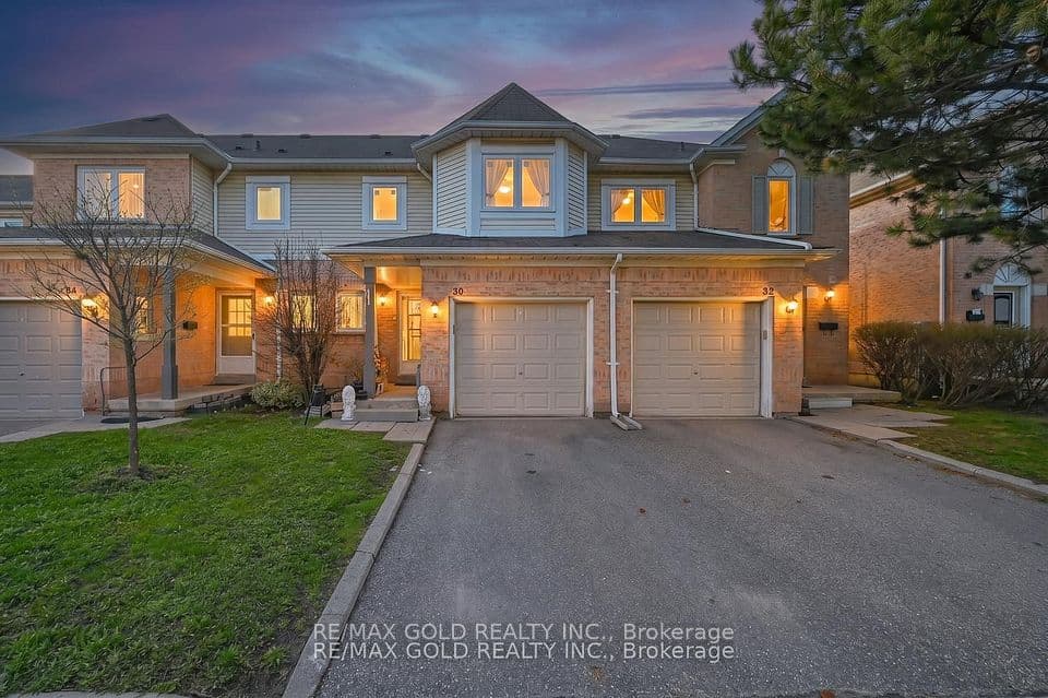 30 Wickstead Court, Brampton, ON L6R 1N8 – main photo