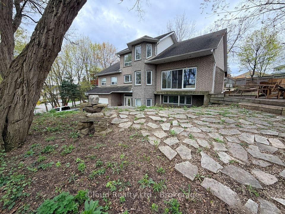 176 Wyndham Street, Mississauga, ON L5M 1N5 – photo 3