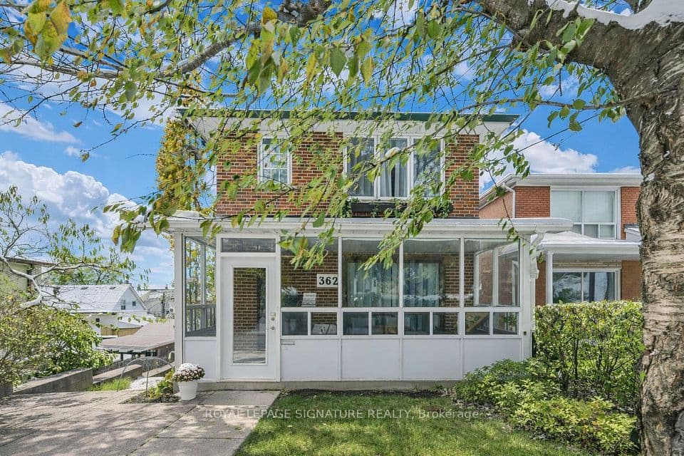 362 Silverthorn Avenue, Toronto, ON M6M 3G8 – photo 2