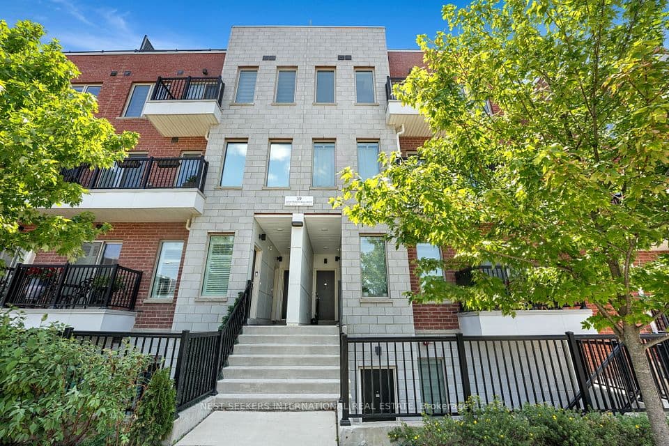 39 John Perkins Bull Drive 14, Toronto, ON M3K 0C3 – main photo