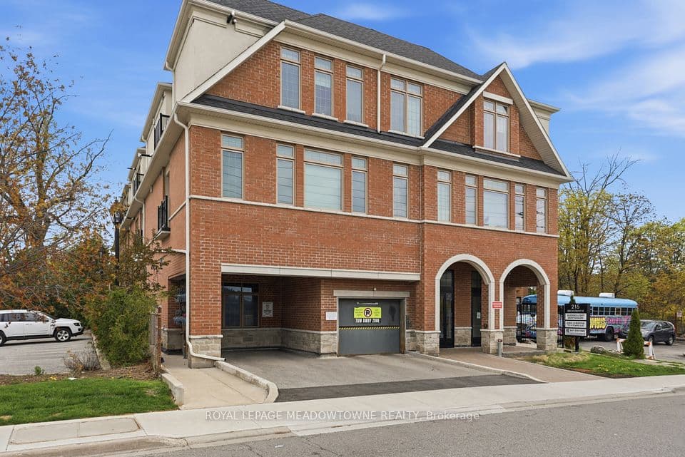 215 Broadway Street 203, Mississauga, ON L5M 1J1 – photo 2