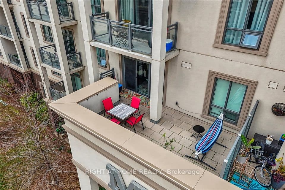 2490 Old Bronte Road 301, Oakville, ON L6M 0Y5 – main photo