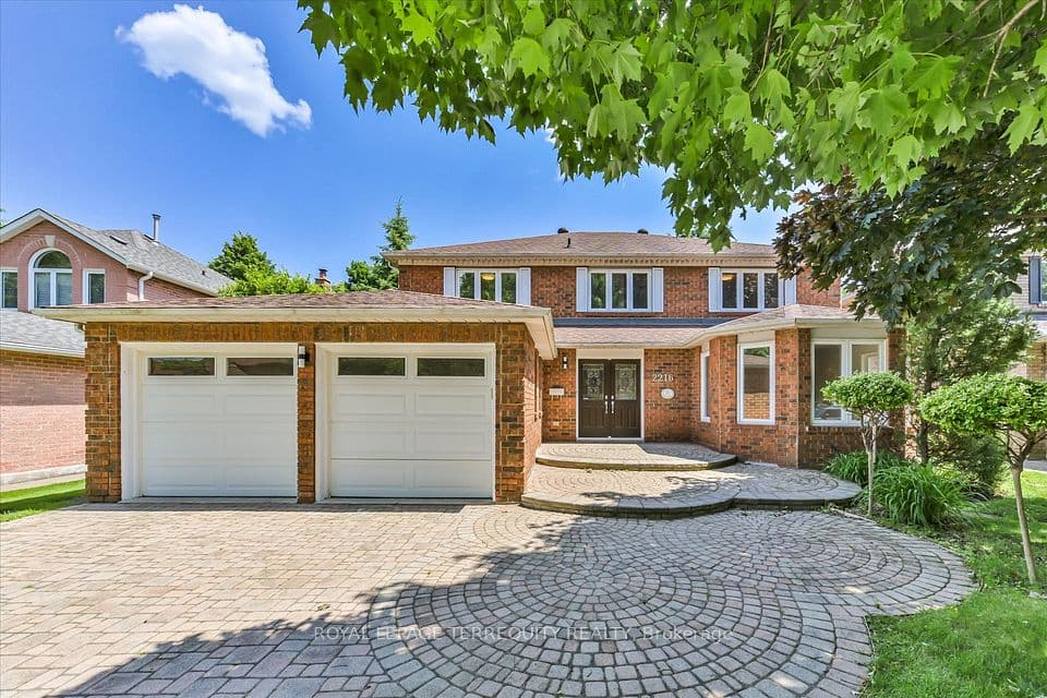 2216 Dunvegan Avenue, Oakville, ON L6J 6P7 – photo 2