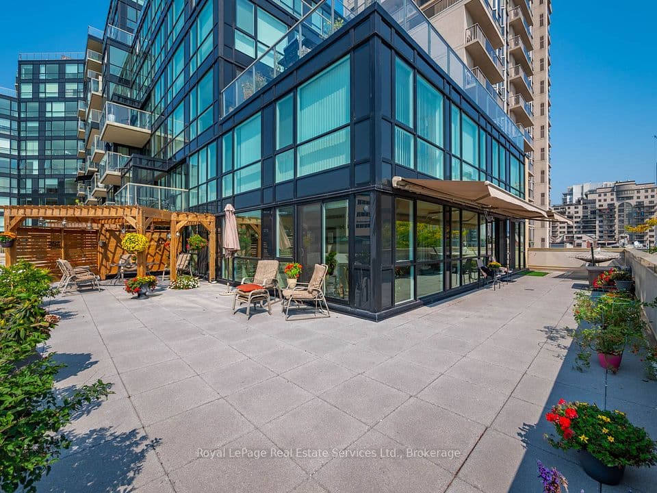 415 Locust Street 310, Burlington, ON L7S 2J2 – main photo