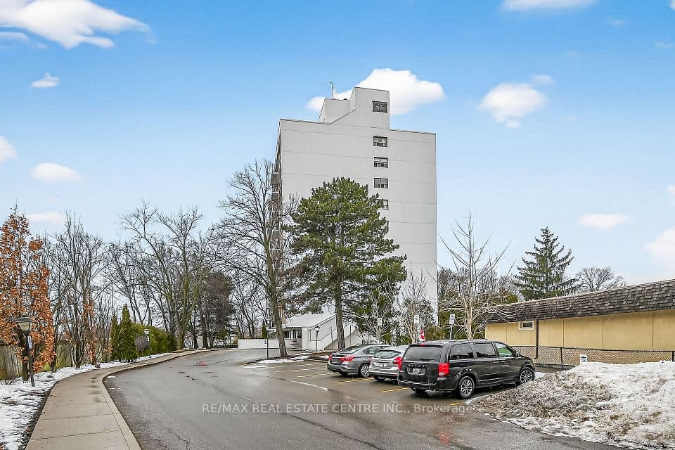 212 Kerr Street 702, Oakville, ON L6K 3B1 – photo 2