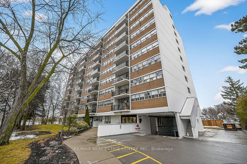 212 Kerr Street 702, Oakville, ON L6K 3B1 – main photo