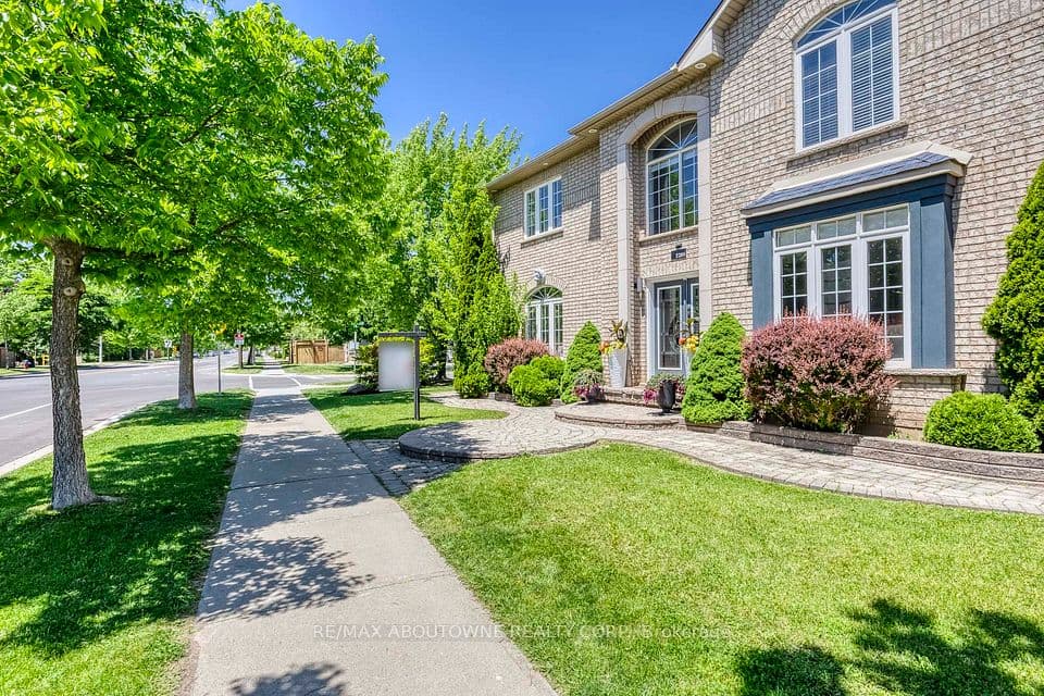 2389 Grand Oak Trail, Oakville, ON L6M 4V4 – photo 3