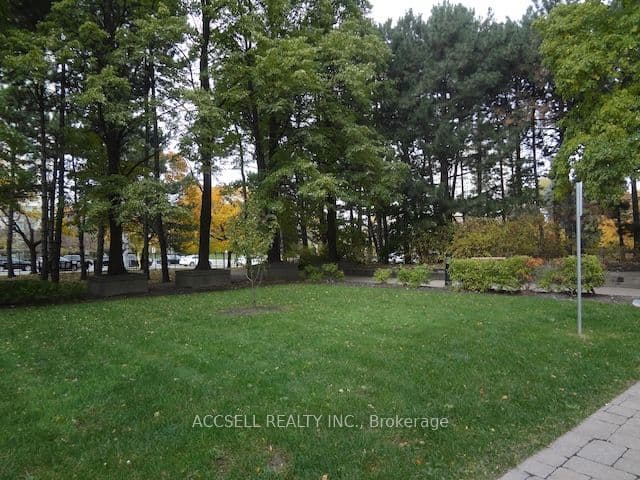 3700 Kaneff Crescent 2106, Mississauga, ON L5A 4B8 – photo 2