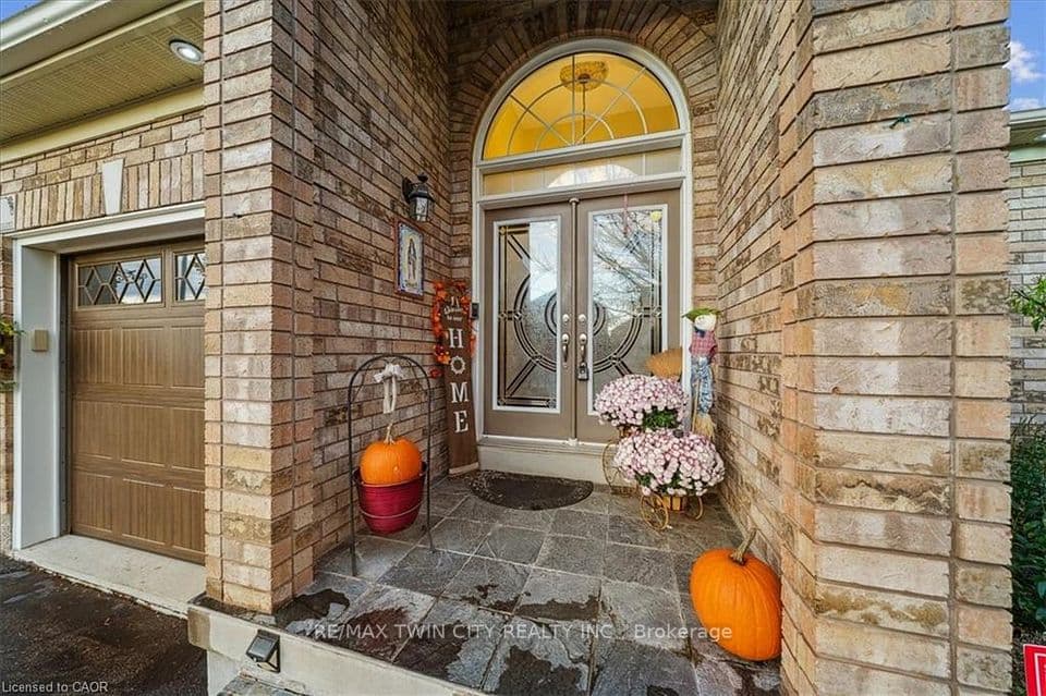 52 Mistycreek Crescent, Brampton, ON L7A 3E8 – photo 2