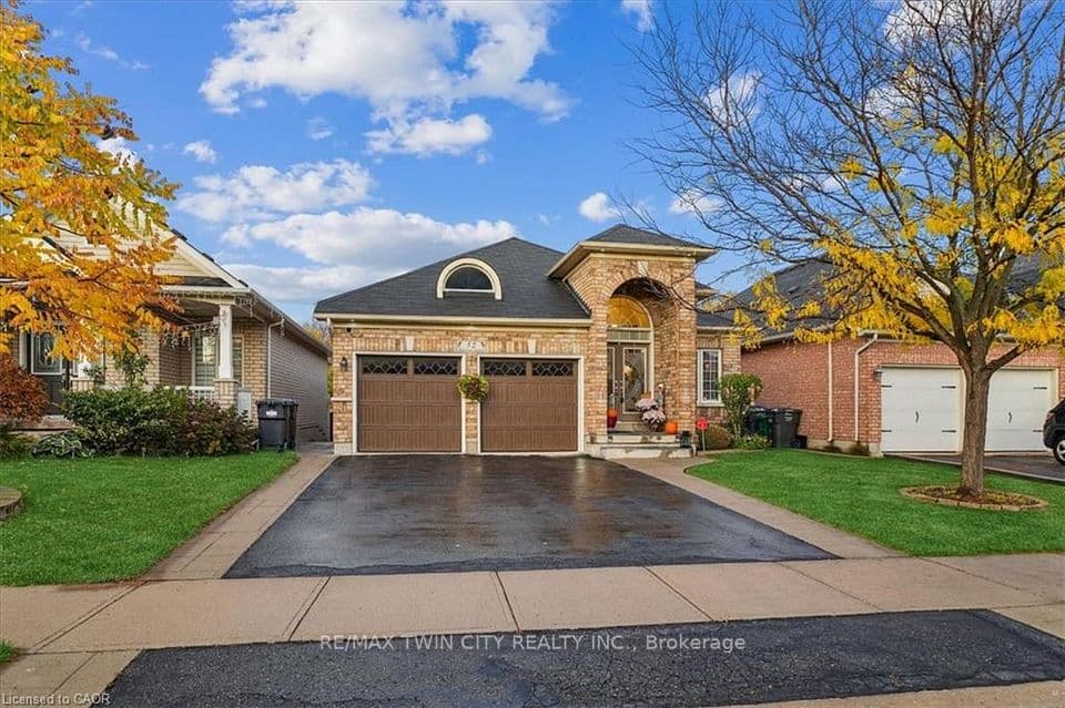 52 Mistycreek Crescent, Brampton, ON L7A 3E8 – main photo
