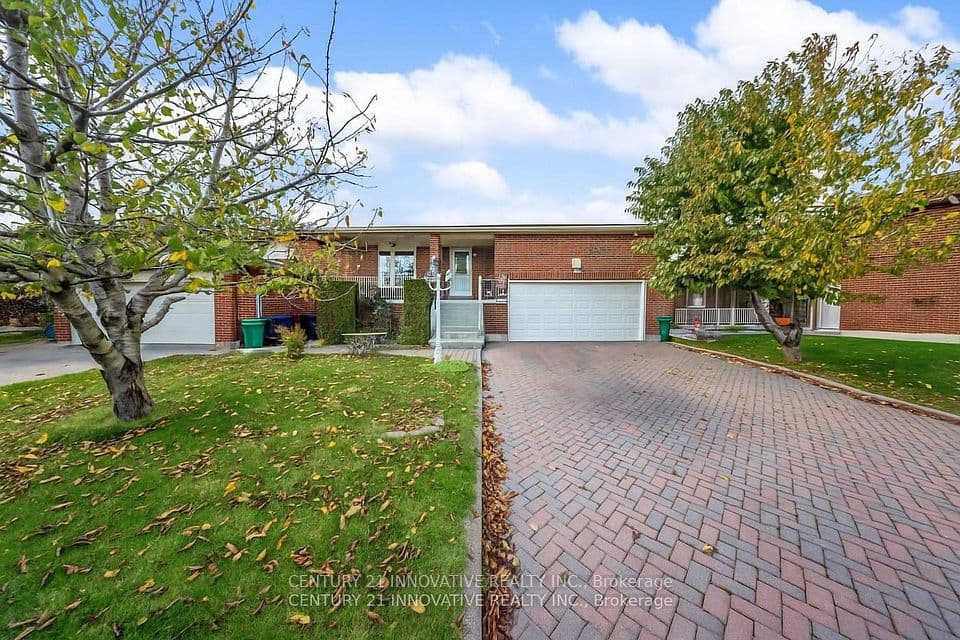 816 Willowbank Trail, Mississauga, ON L4W 3M2 – main photo