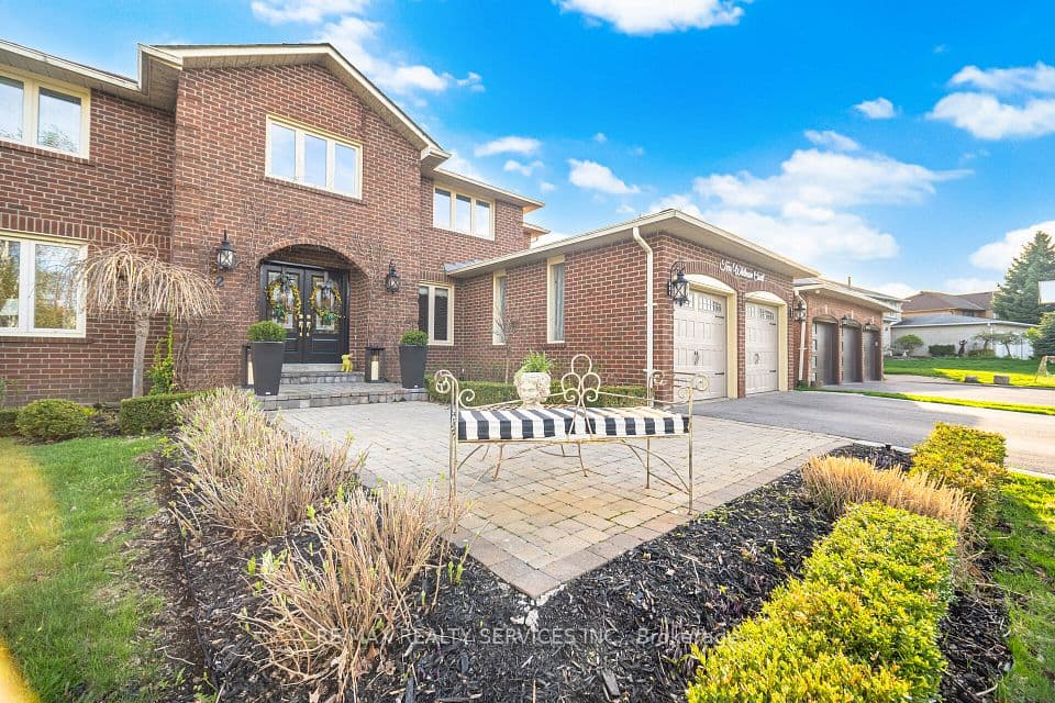 2 WHITMORE Court, Brampton, ON L6Z 2A5 – photo 3