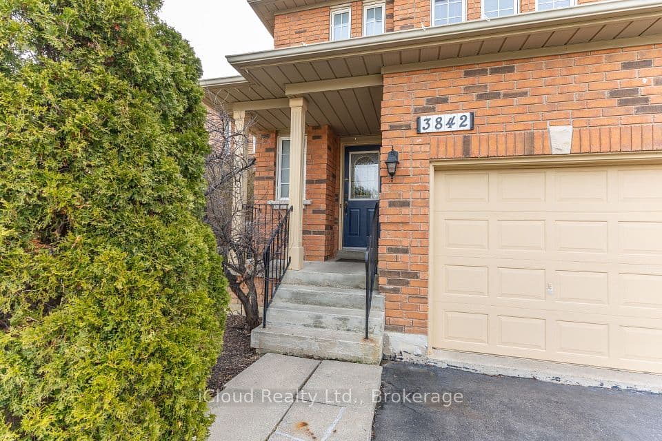 3842 Ridgepoint Way, Mississauga, ON L5N 7T9 – photo 3