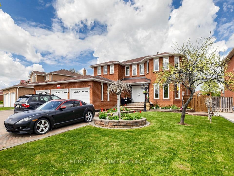 556 RAY LAWSON Boulevard, Brampton, ON L6Y 4H5 – photo 2