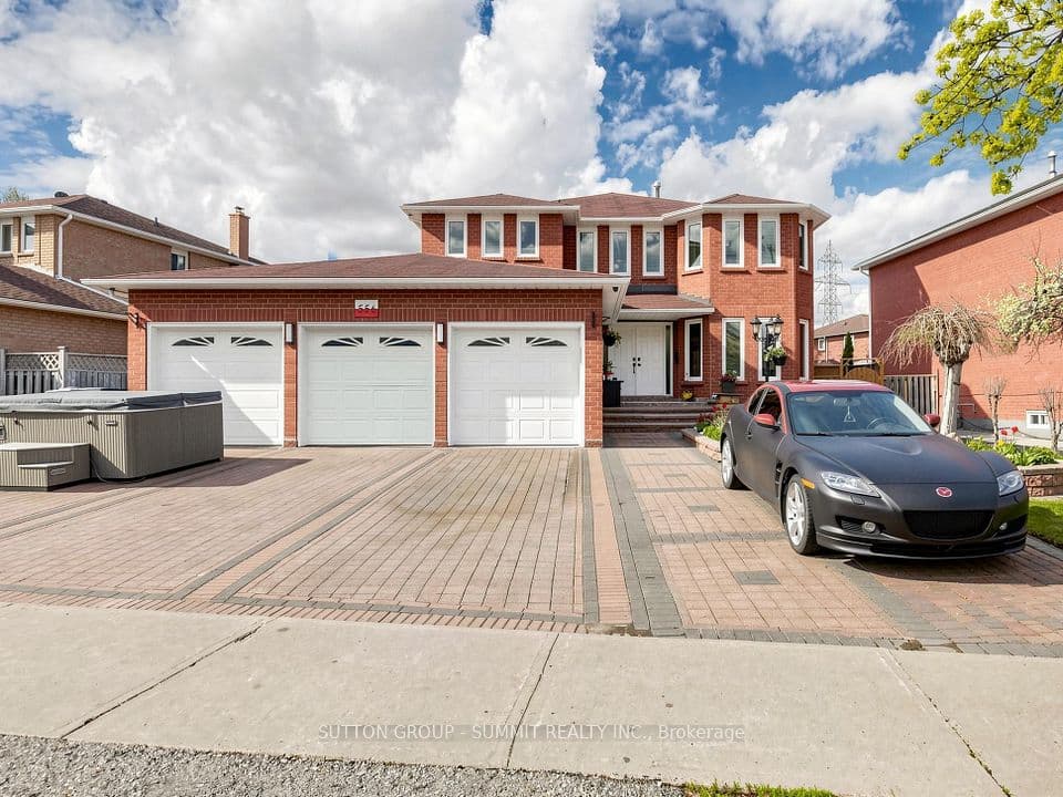 556 RAY LAWSON Boulevard, Brampton, ON L6Y 4H5 – main photo
