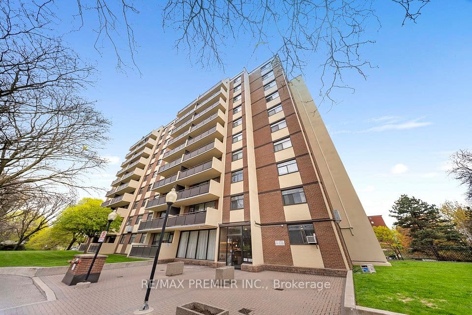 5 Frith Road 105, Toronto, ON M3N 2L5 – main photo