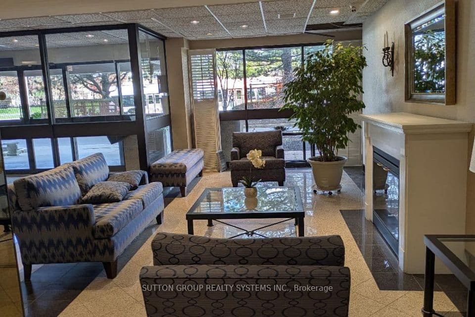 1300 Mississauga Valley Boulevard 504, Mississauga, ON L5A 3S8 – photo 2