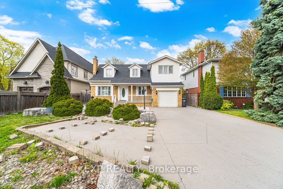 2065 Westfield Drive, Mississauga, ON L4Y 1P2 – photo 2