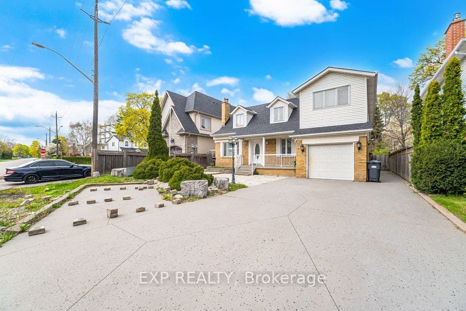 2065 Westfield Drive, Mississauga, ON L4Y 1P2 – photo 3