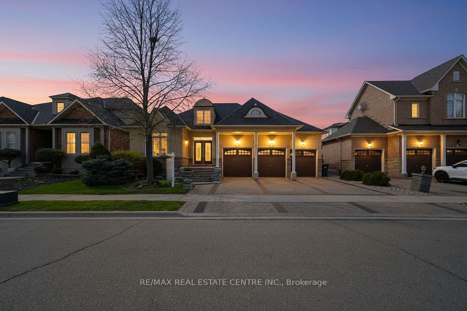 10 Eiffel Boulevard, Brampton, ON L6P 1V9 – main photo