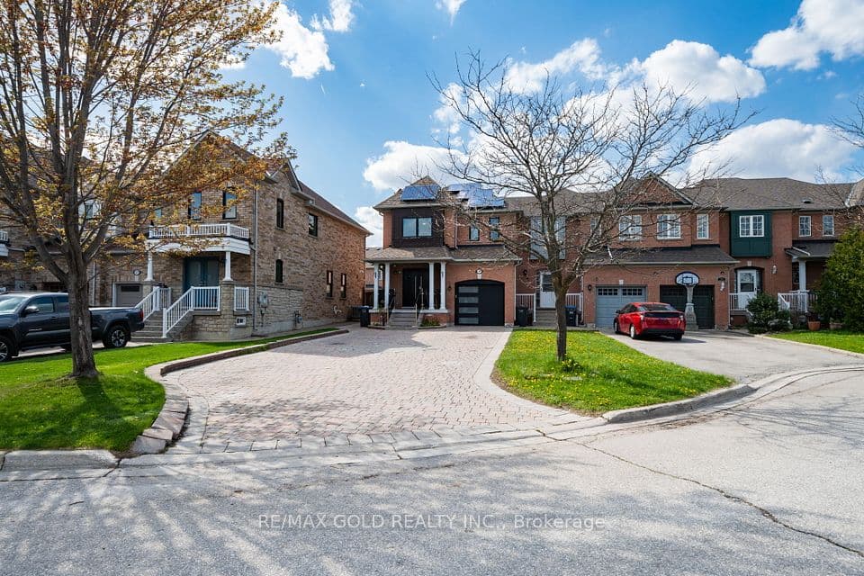 19 Spring Valley Court, Brampton, ON L6P 2E6 – main photo
