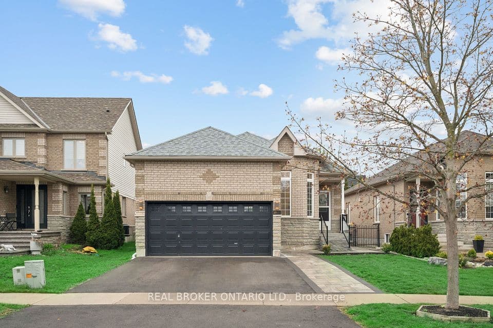 27 Spruce Boulevard, Halton Hills, ON L7J 2Y3 – main photo