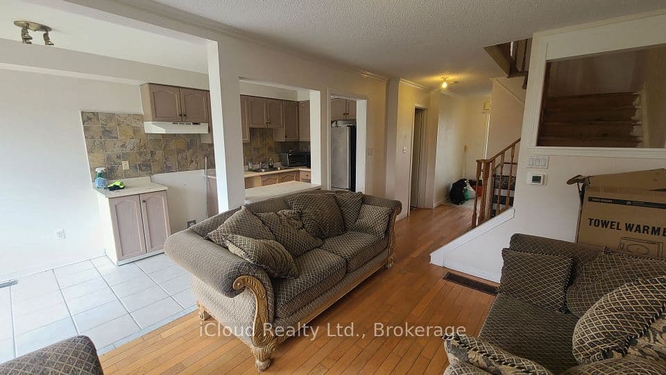 126 Twin Pines Crescent, Brampton, ON L7A 1N2 – photo 3