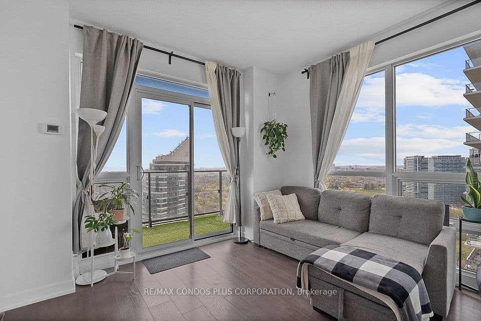 2212 Lakeshore Boulevard W 3206, Toronto, ON M8V 0C2 – photo 2