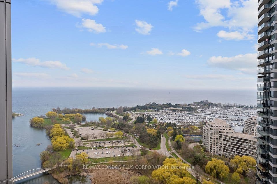 2212 Lakeshore Boulevard W 3206, Toronto, ON M8V 0C2 – main photo
