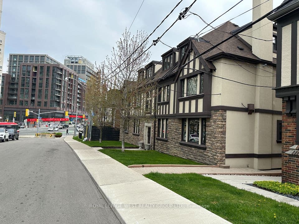 27 Mossom Road W, Toronto, ON M6S 1L9 – photo 3